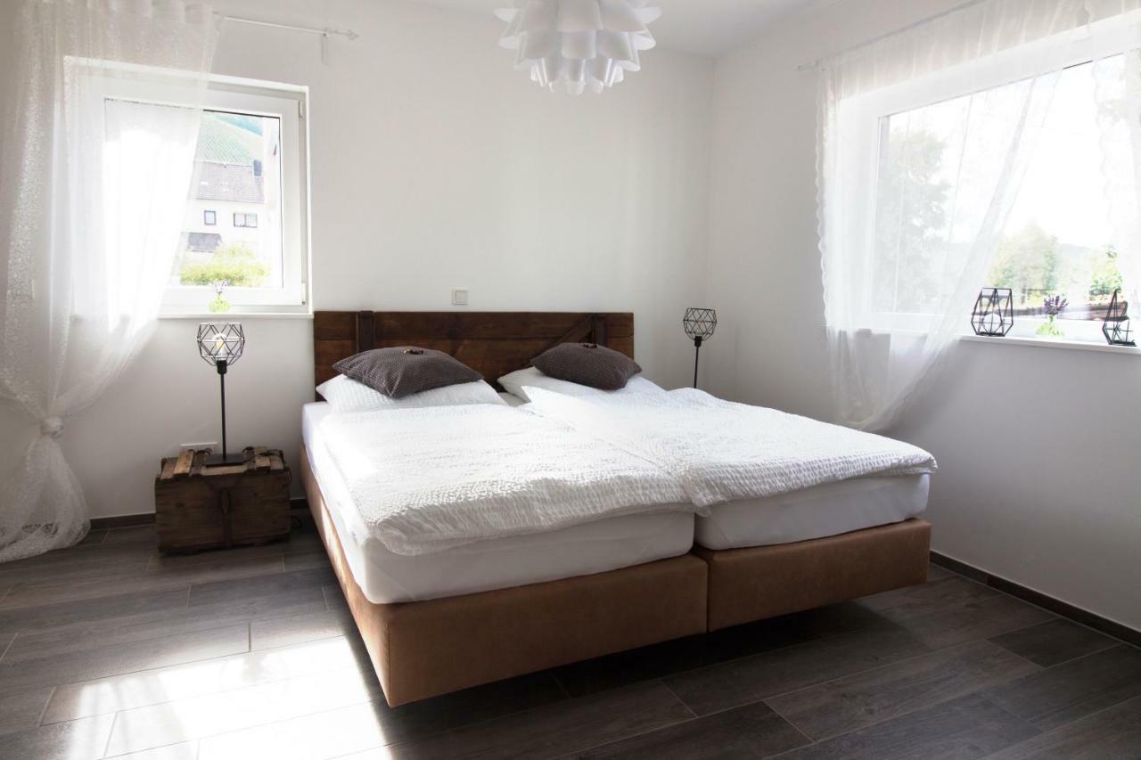 Zur Alten Rebe Ferienhaus Und Weingut Konz Exteriör bild