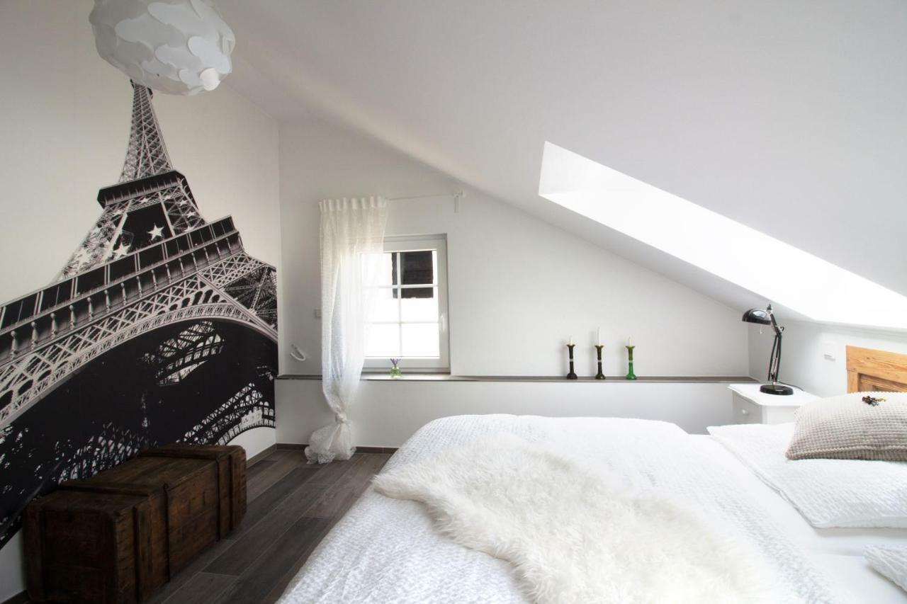 Zur Alten Rebe Ferienhaus Und Weingut Konz Exteriör bild