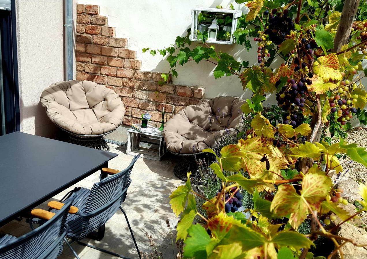 Zur Alten Rebe Ferienhaus Und Weingut Konz Exteriör bild